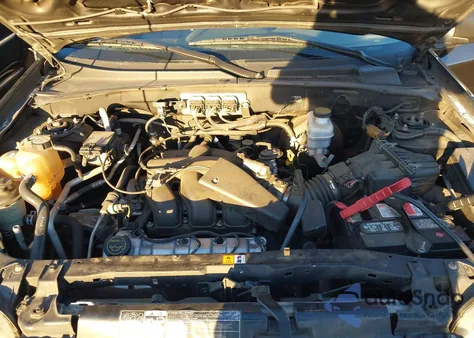 2006 Ford Escape Xlt/Xlt Sport from USA, damaged, VIN 1FMCU03196KD55408